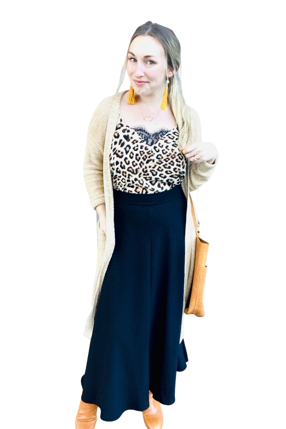(L) Twirly Midi Skirt in Black