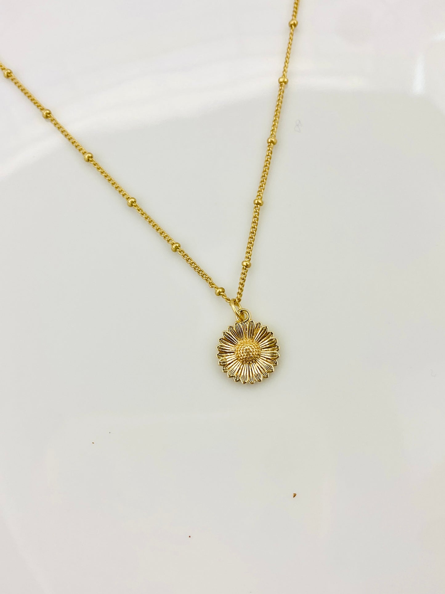 Daisy Flower Pendant