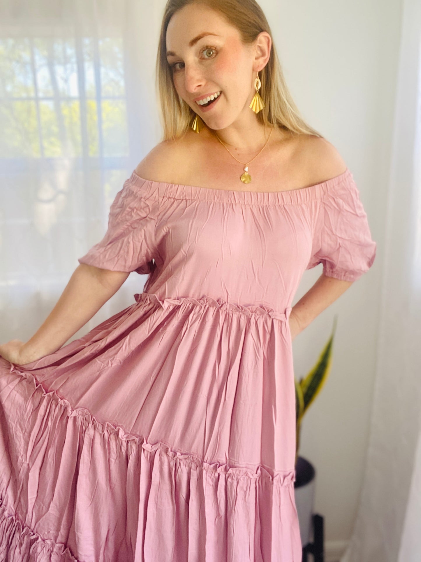 (M) Off the Shoulder Tiered Maxi Dress in Mauve