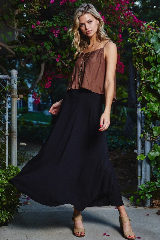 (L) Twirly Midi Skirt in Black